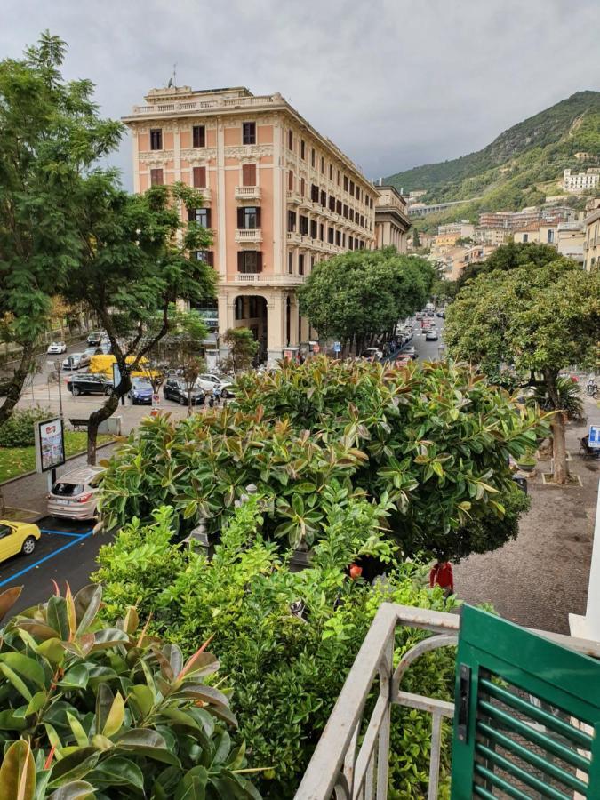 B&B D'Angleterre Salerno Exterior photo